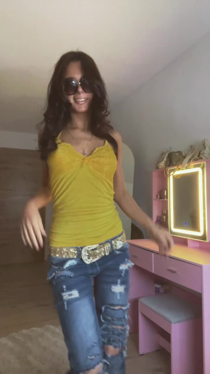 @🎬
