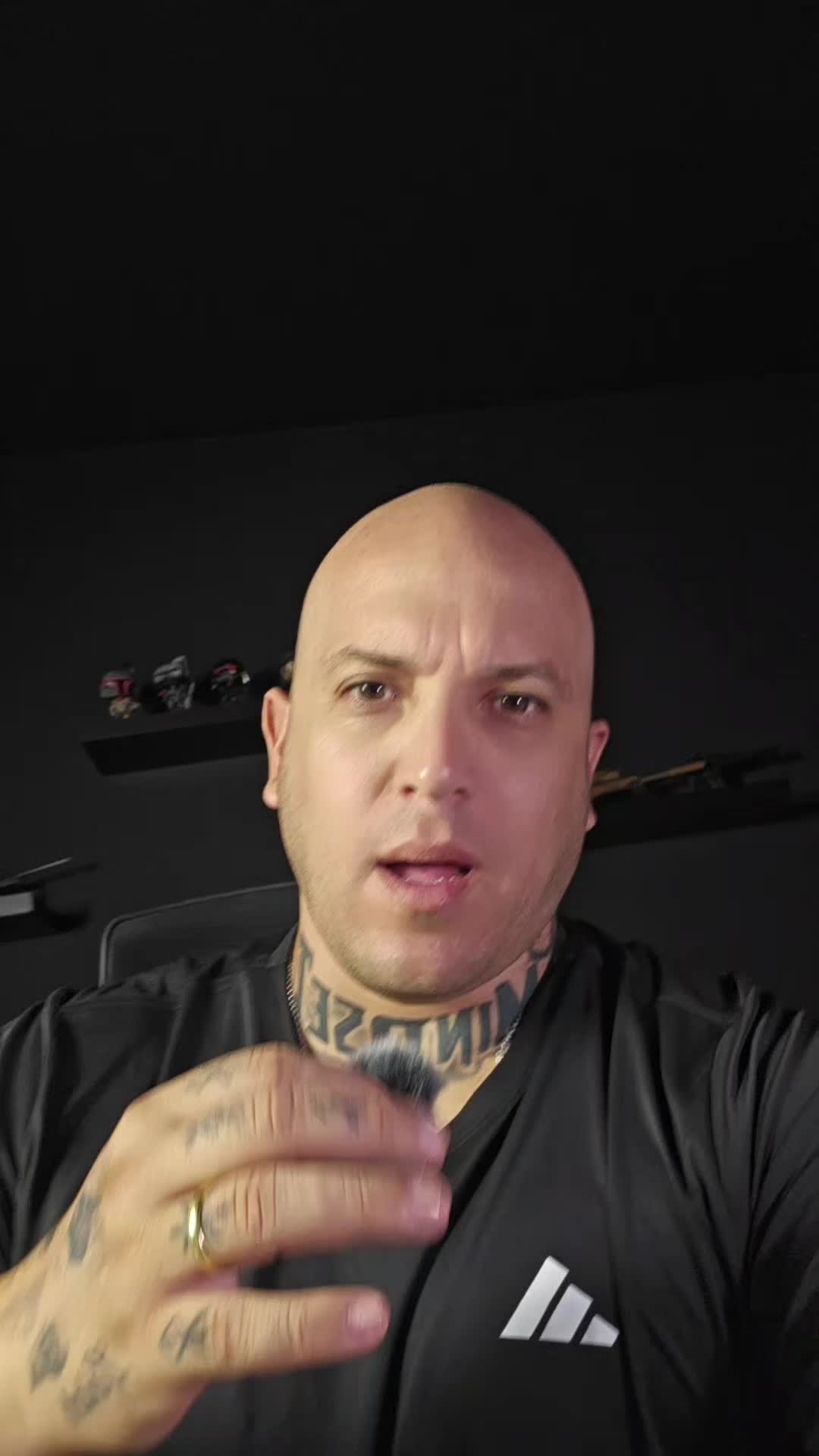 @CARLOS AMPUERO