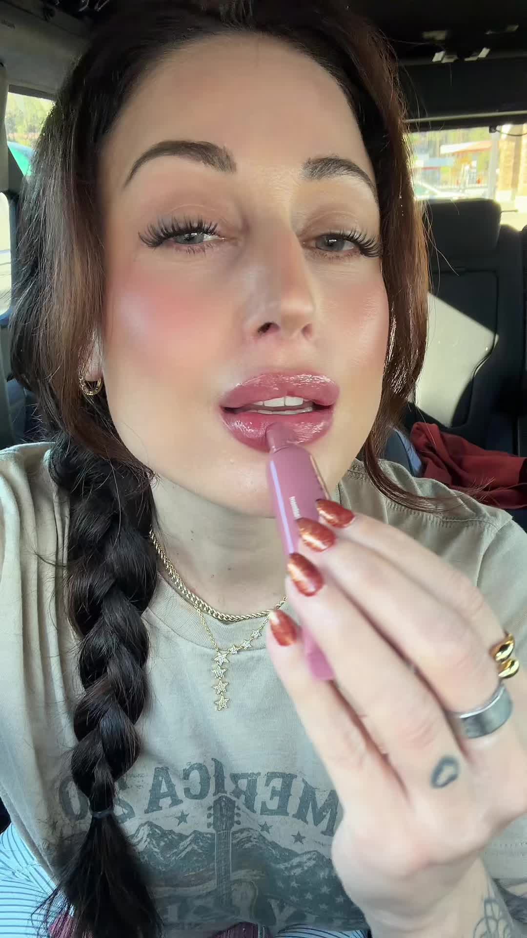@nikkhenry
