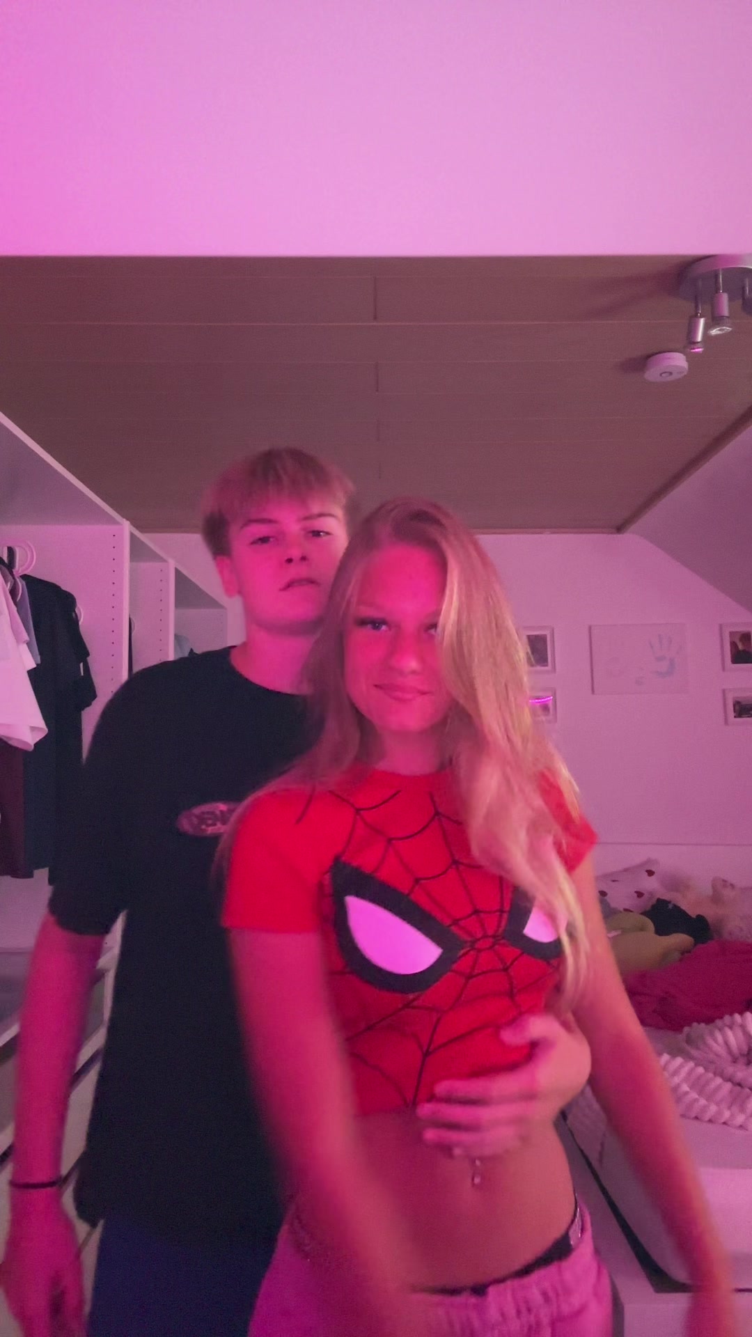 @𝐚𝐢𝐥𝐞𝐞𝐧