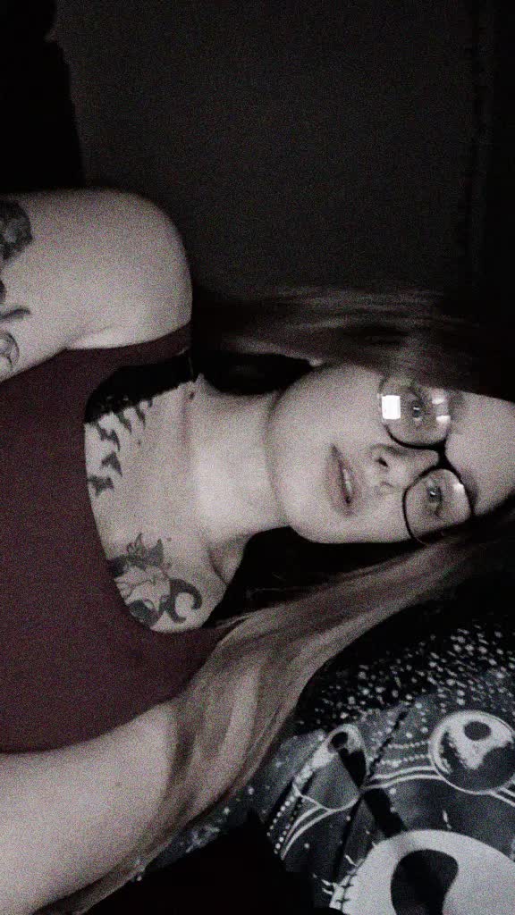 @Tay💜🖤