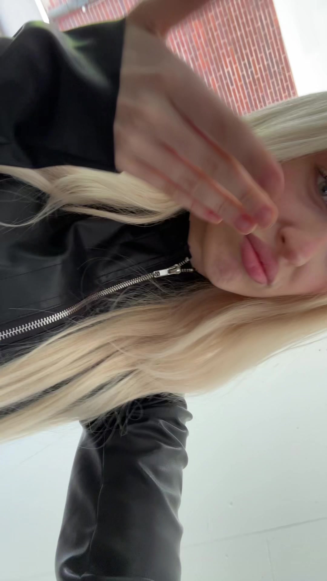 @hellcazlookneon