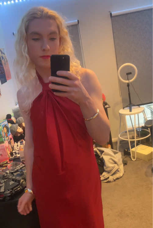 @Foxy_femboy