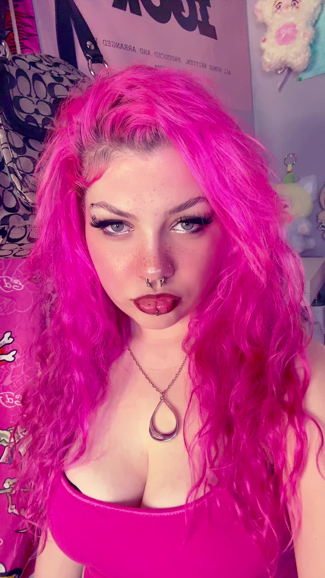 @mshellolitty
