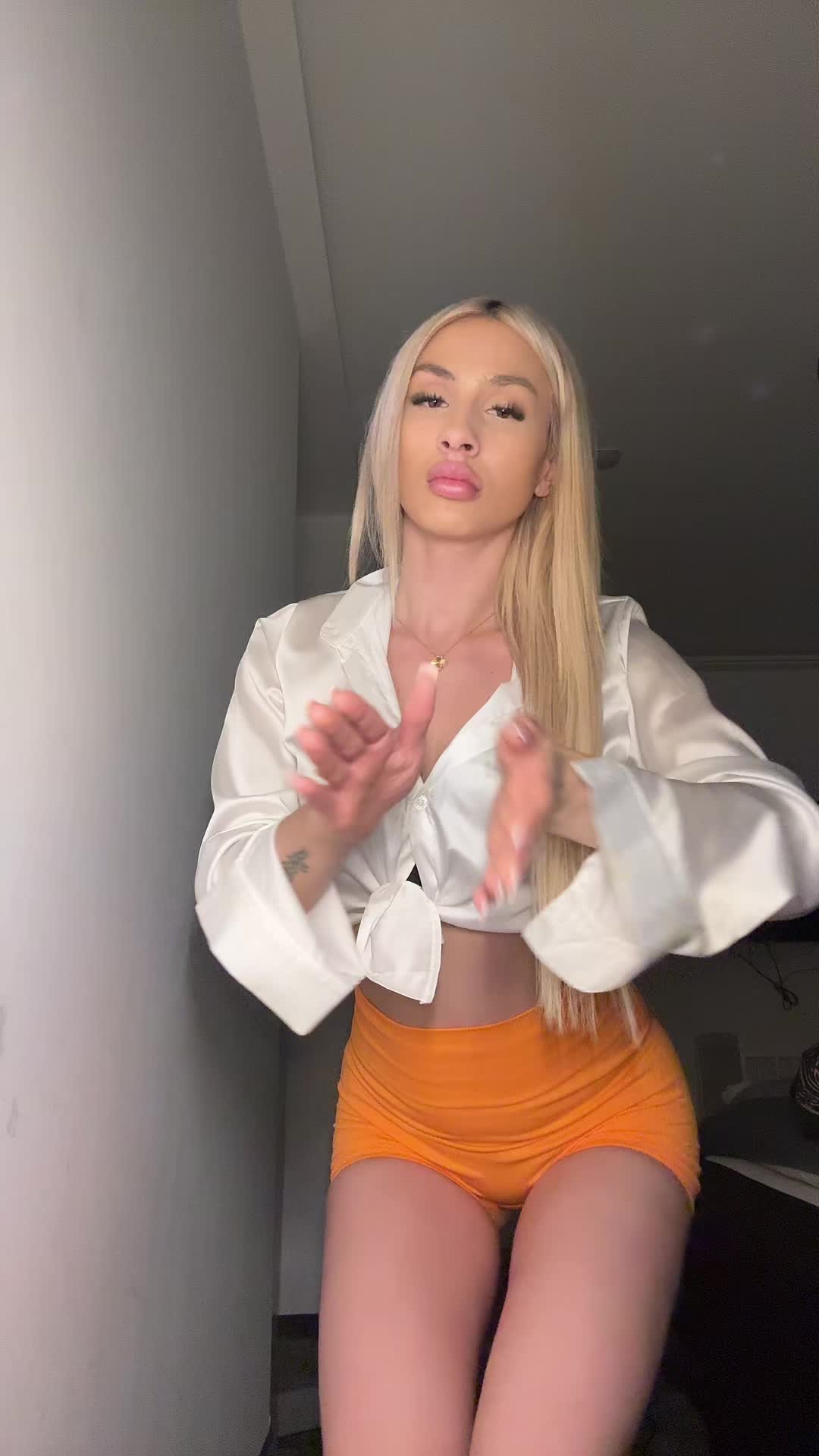 @Vazzzle