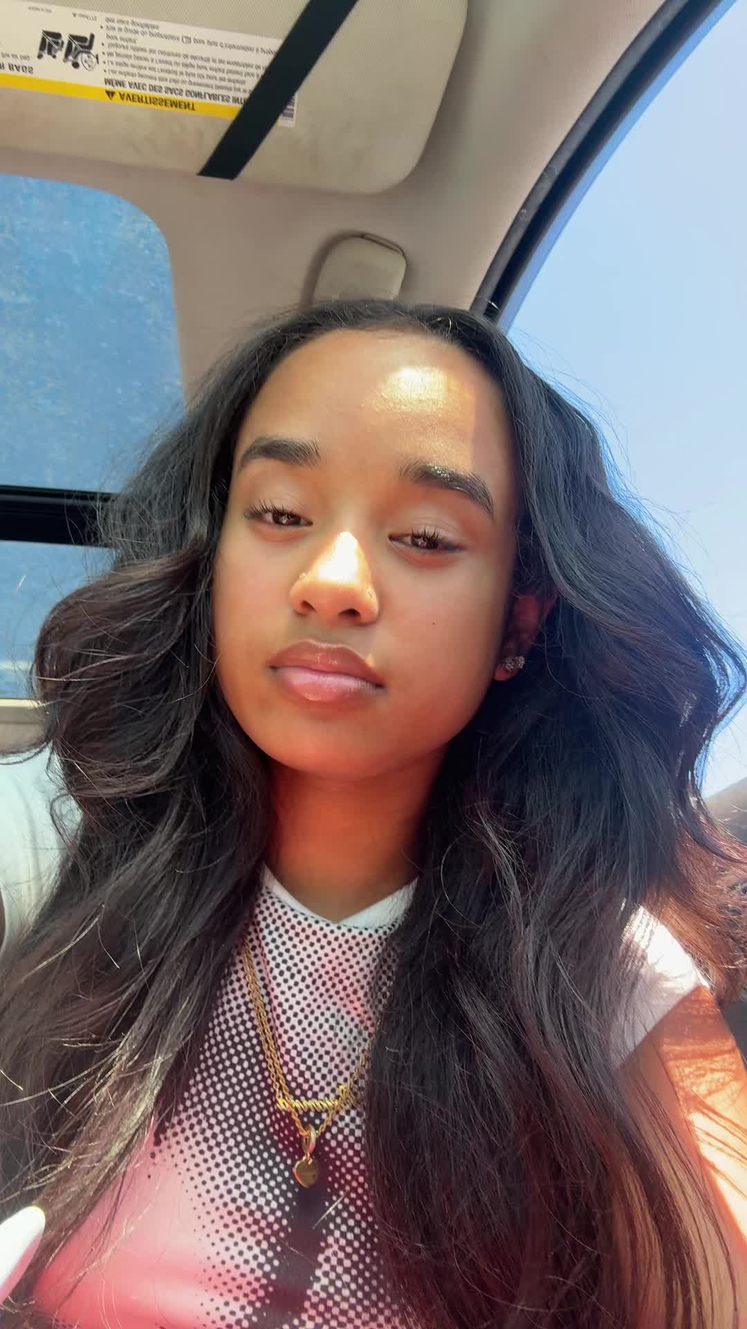 @hellahearteyesfornana