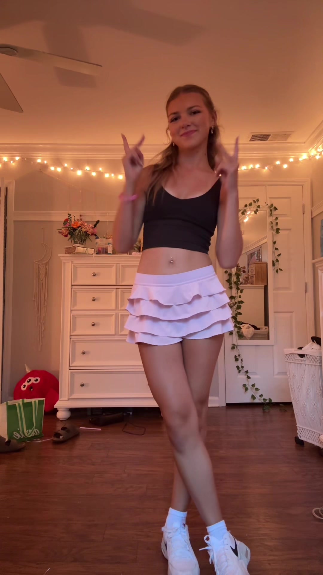 @emmanicole_music