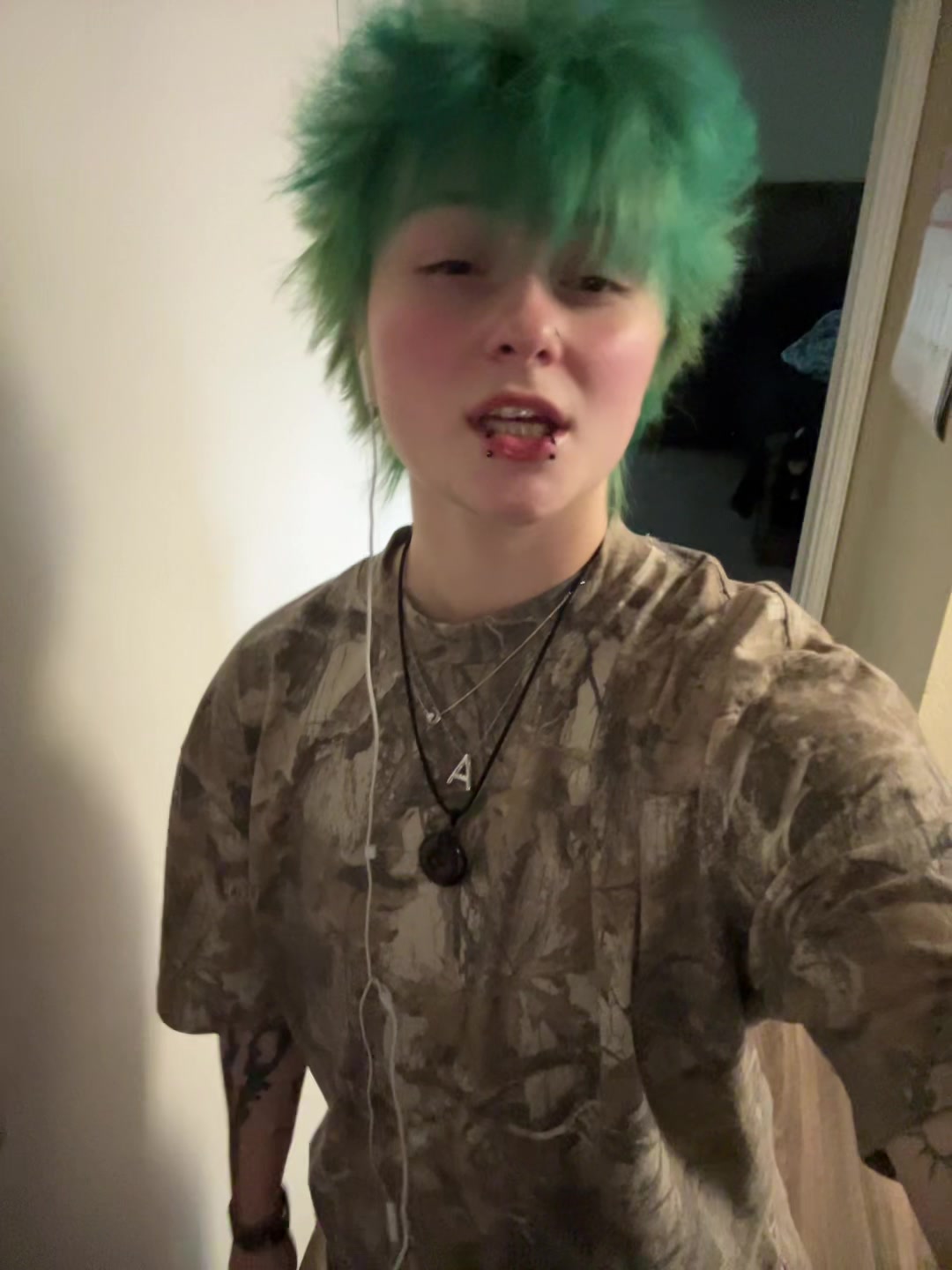 @..