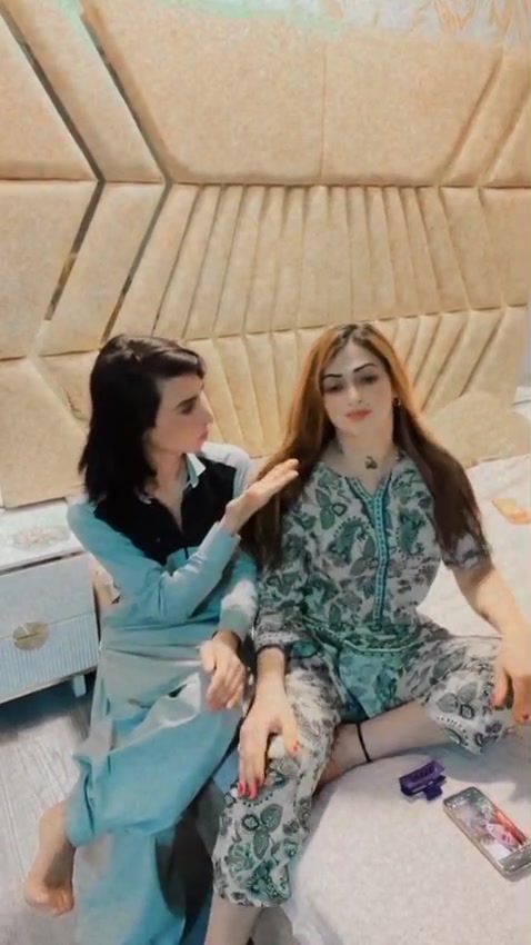 @Misses Karachi zindage
