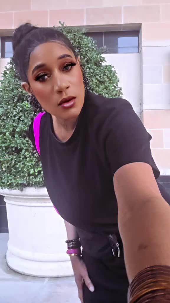 @Demi