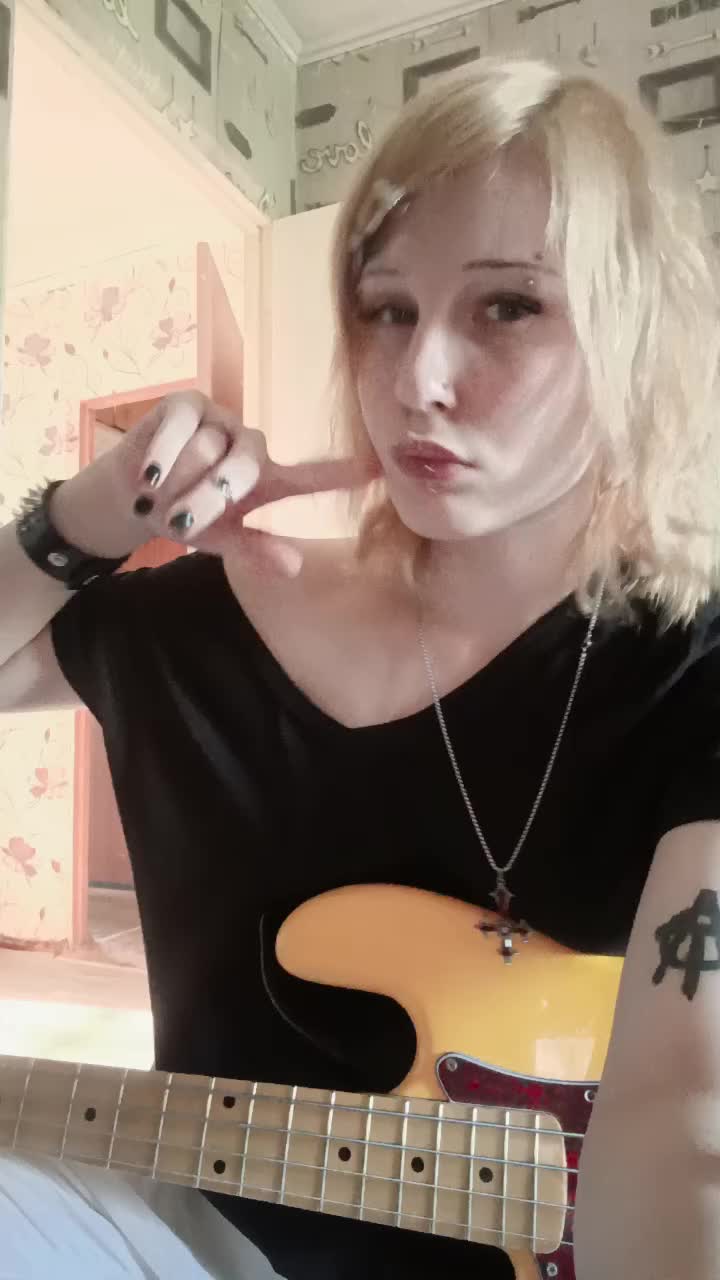 @𝔳𝔬𝔩𝔡𝔢𝔪𝔞𝔯𝔞
