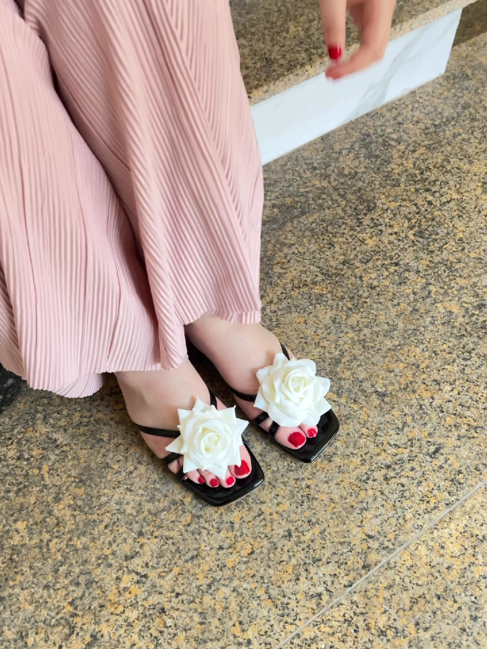 @Dot Shoe