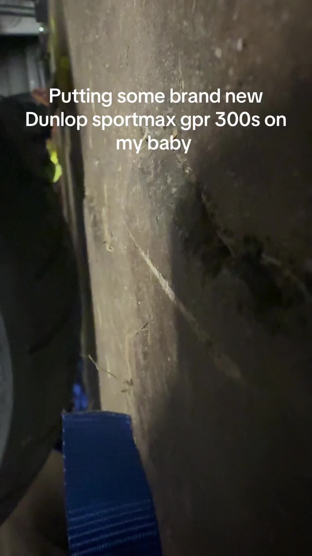 @twizzleyz