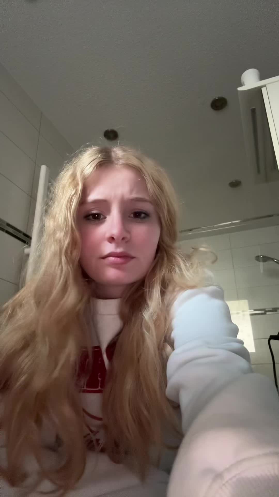 @leloo_swz