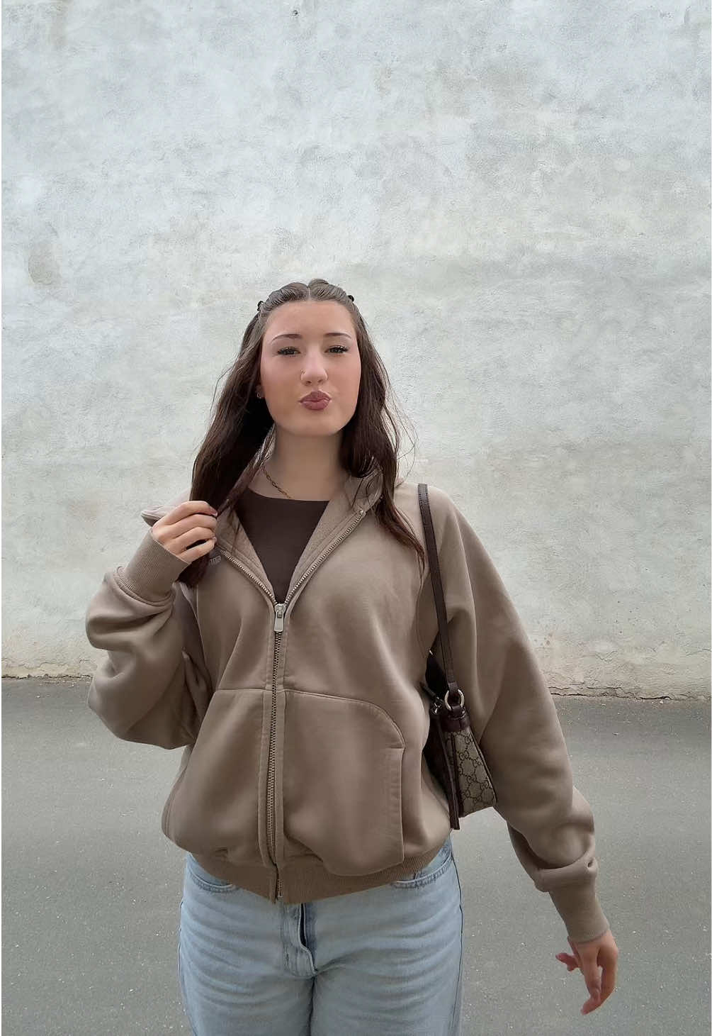 @ᴘʜɪʟɪɴᴇ⋆