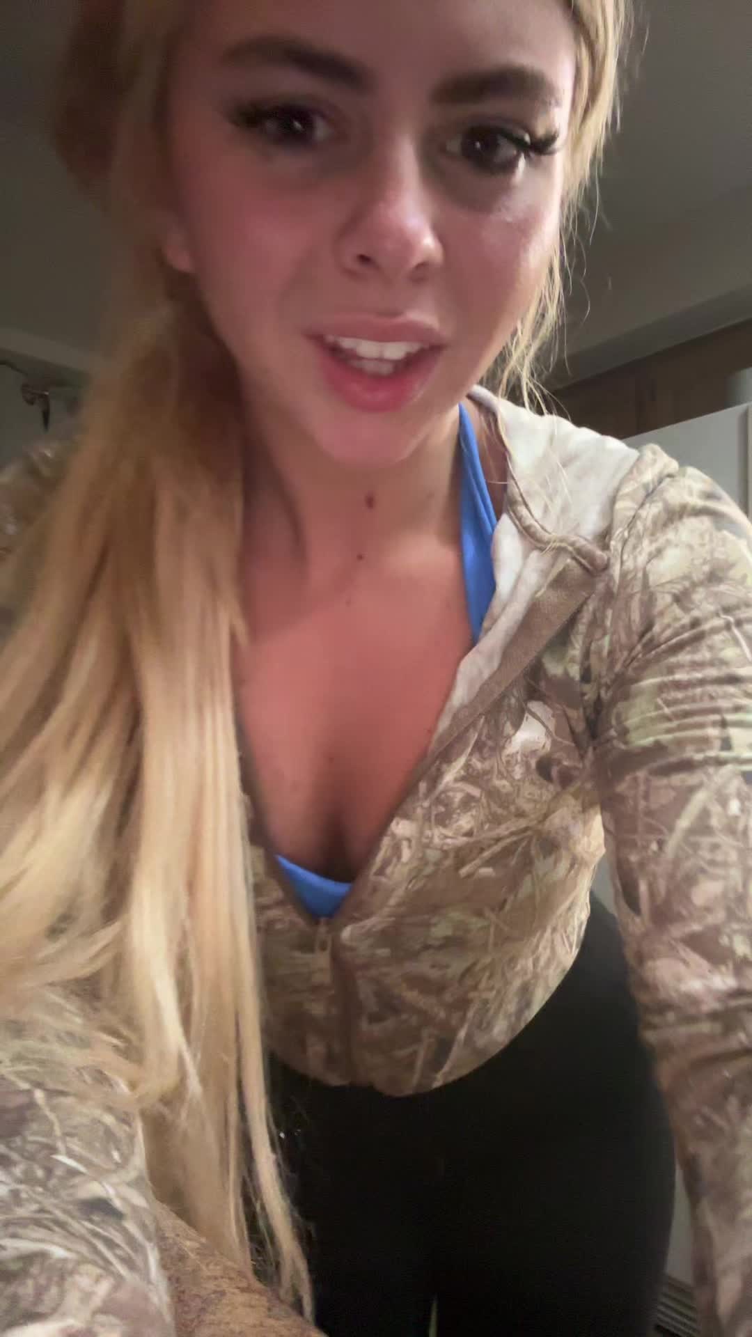 @Valianna Rose