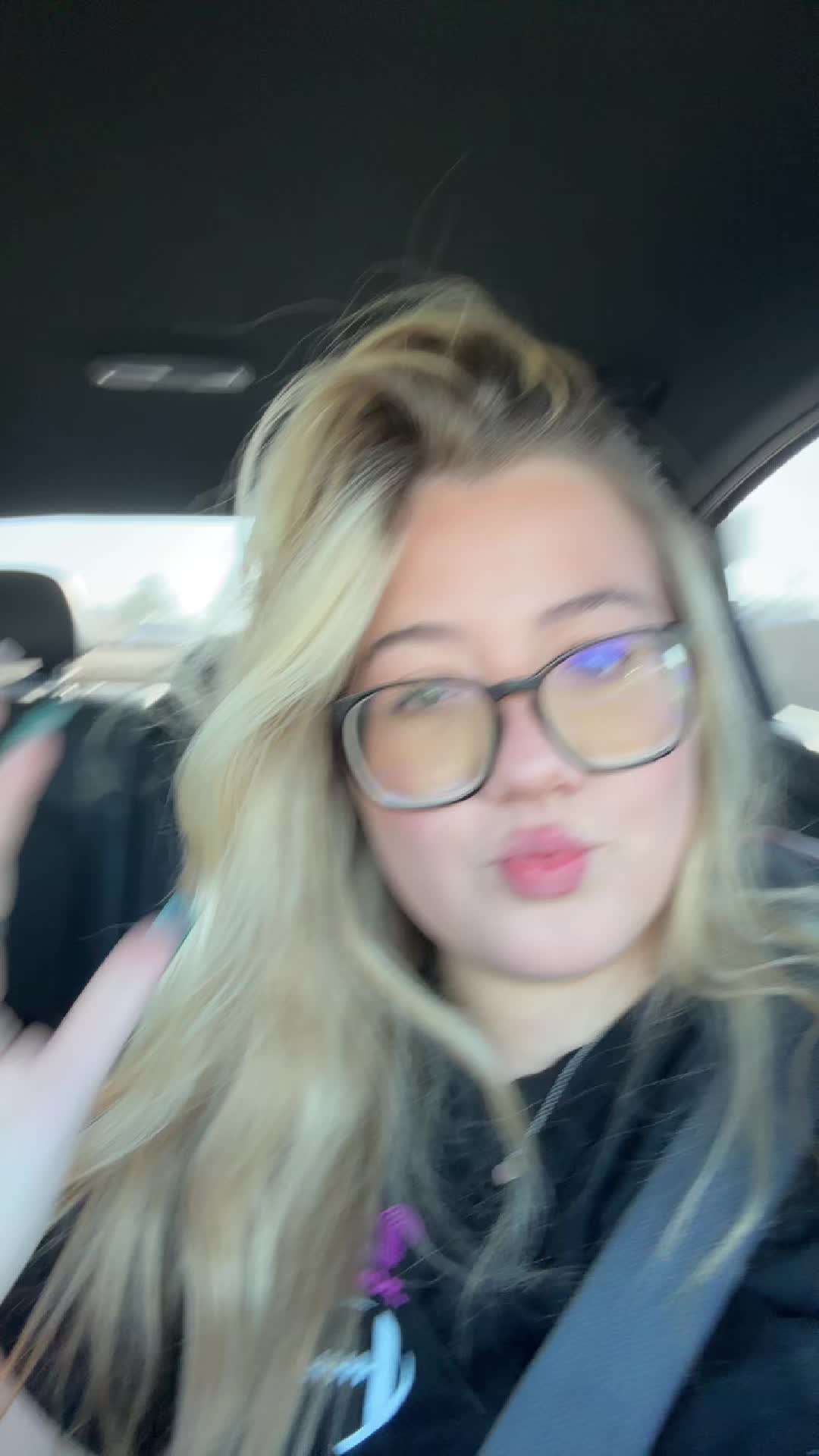 @💆🏼&zwj;♀️