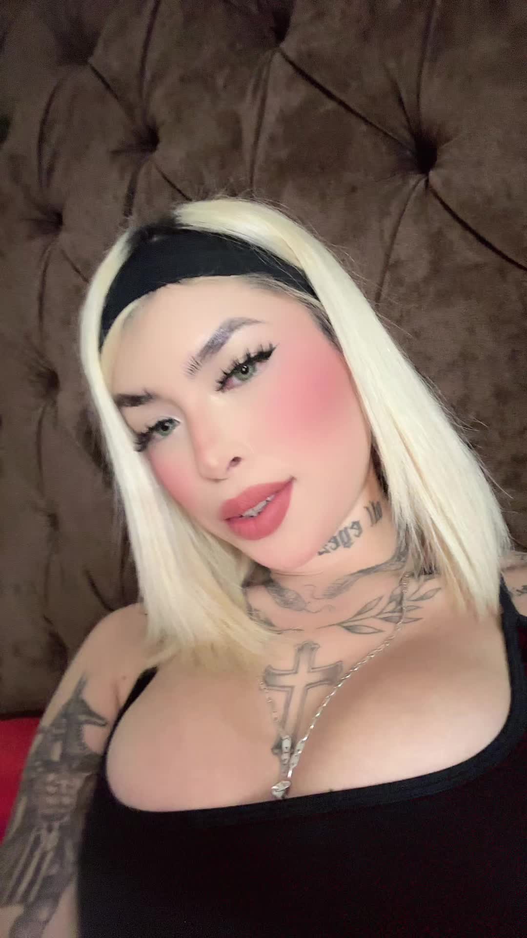 @𝒜👩🏻&zwj;🦰