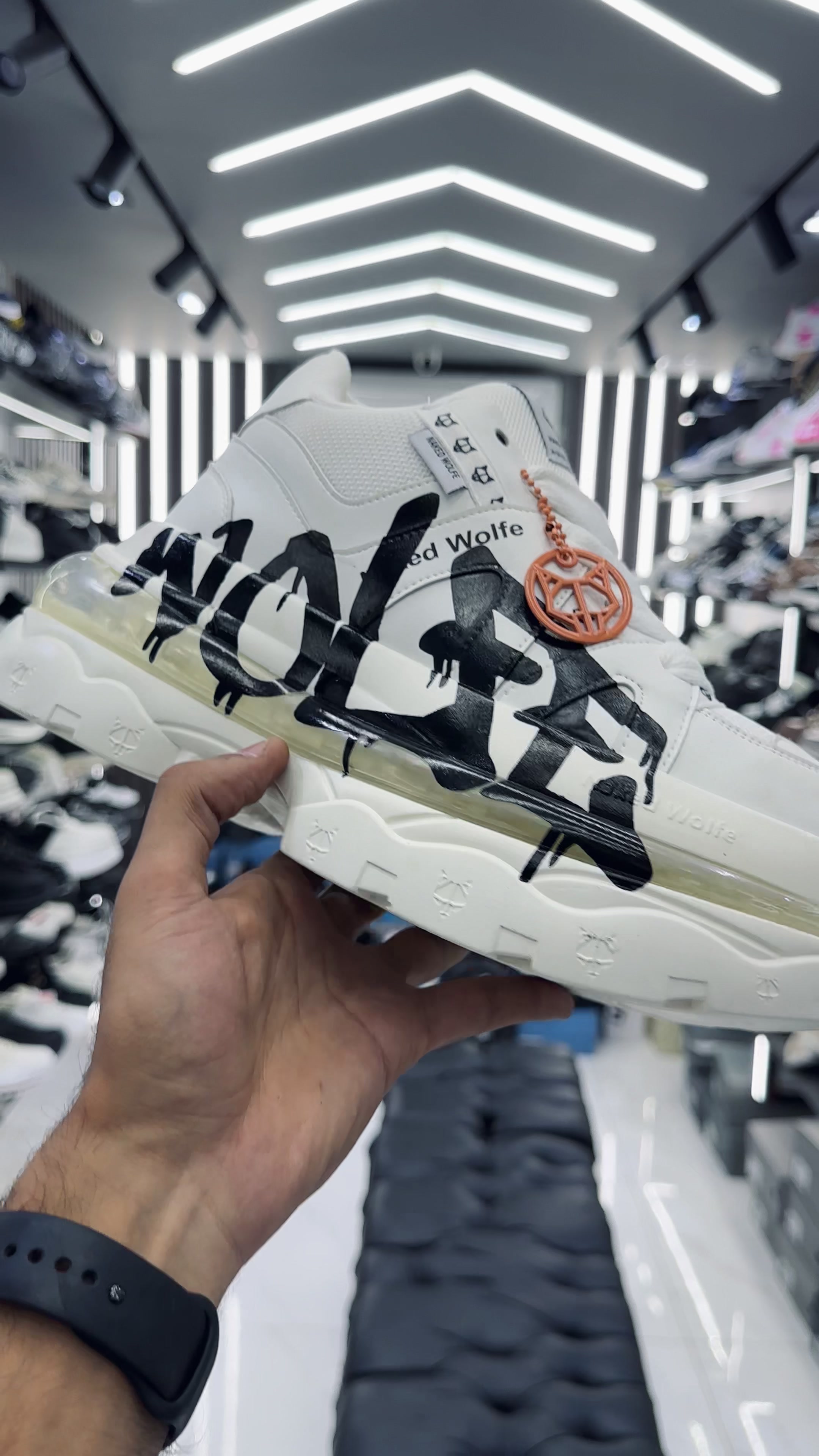 @Manettishoes