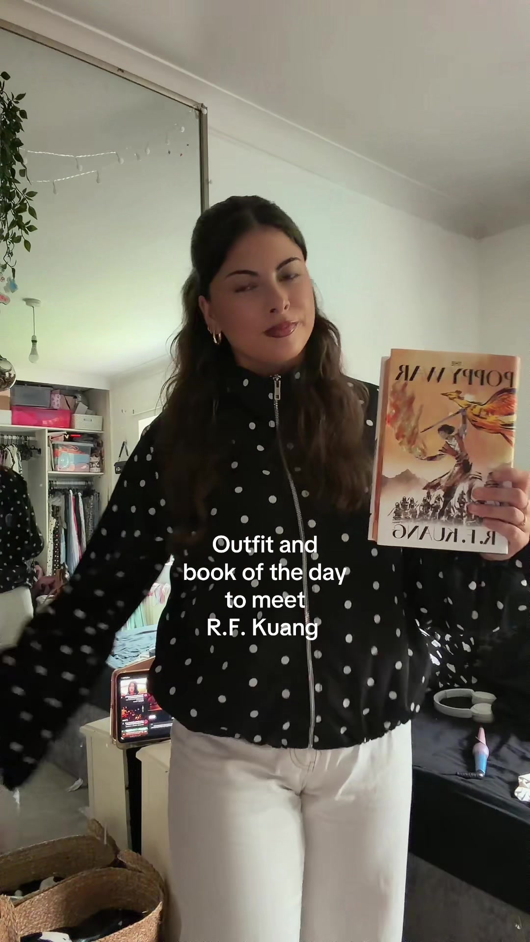 @Ell📚🐉🗡️