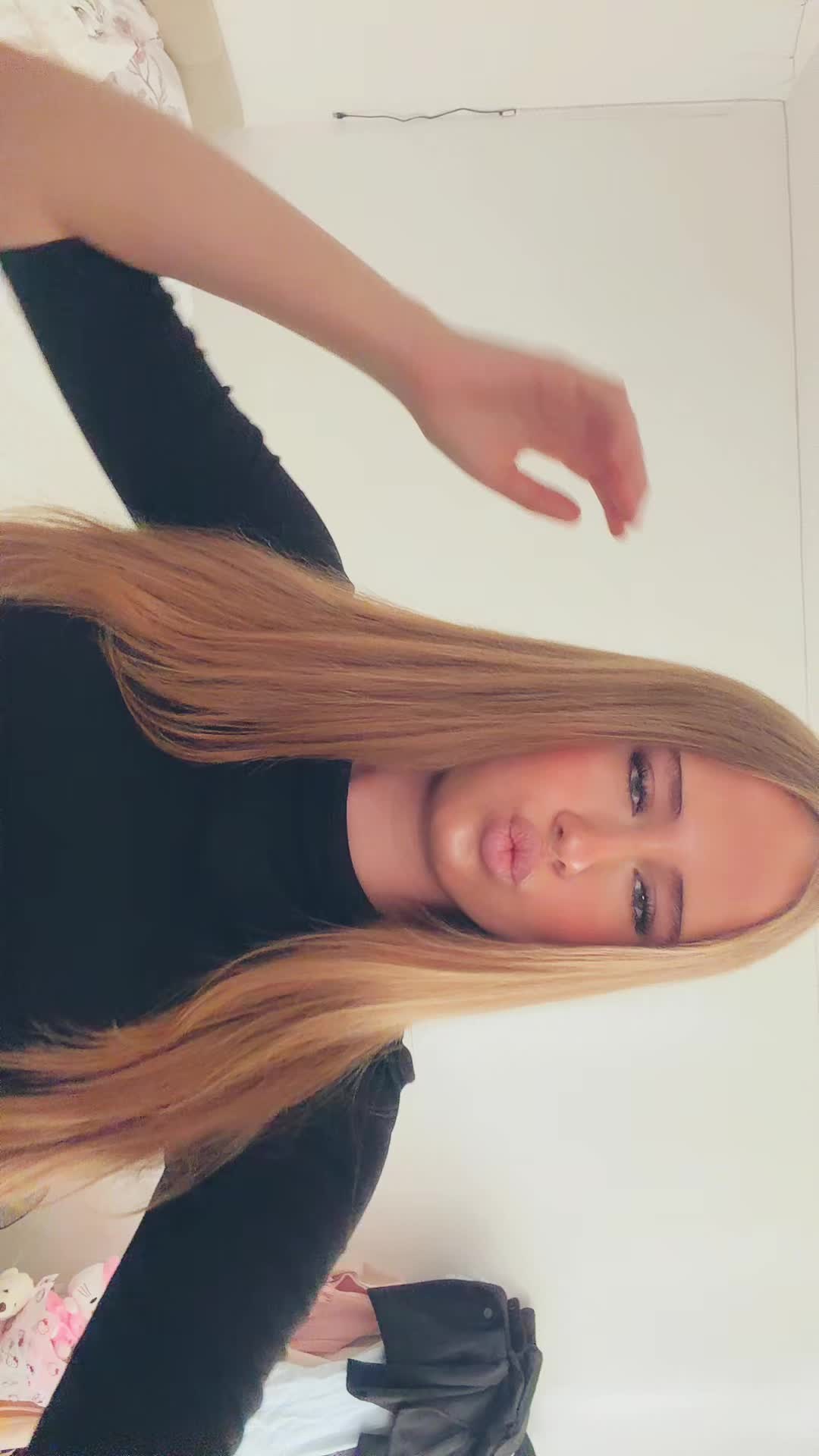@Мелани+7