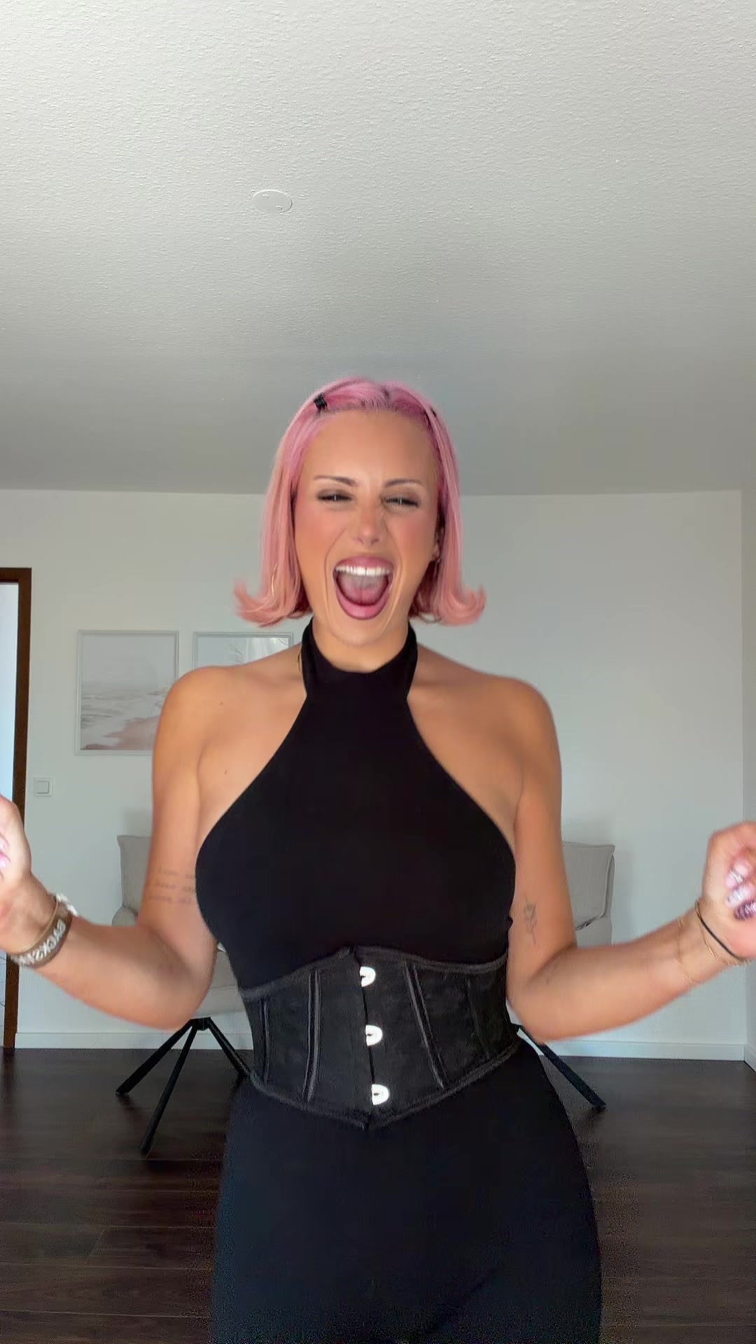 @NYXEA