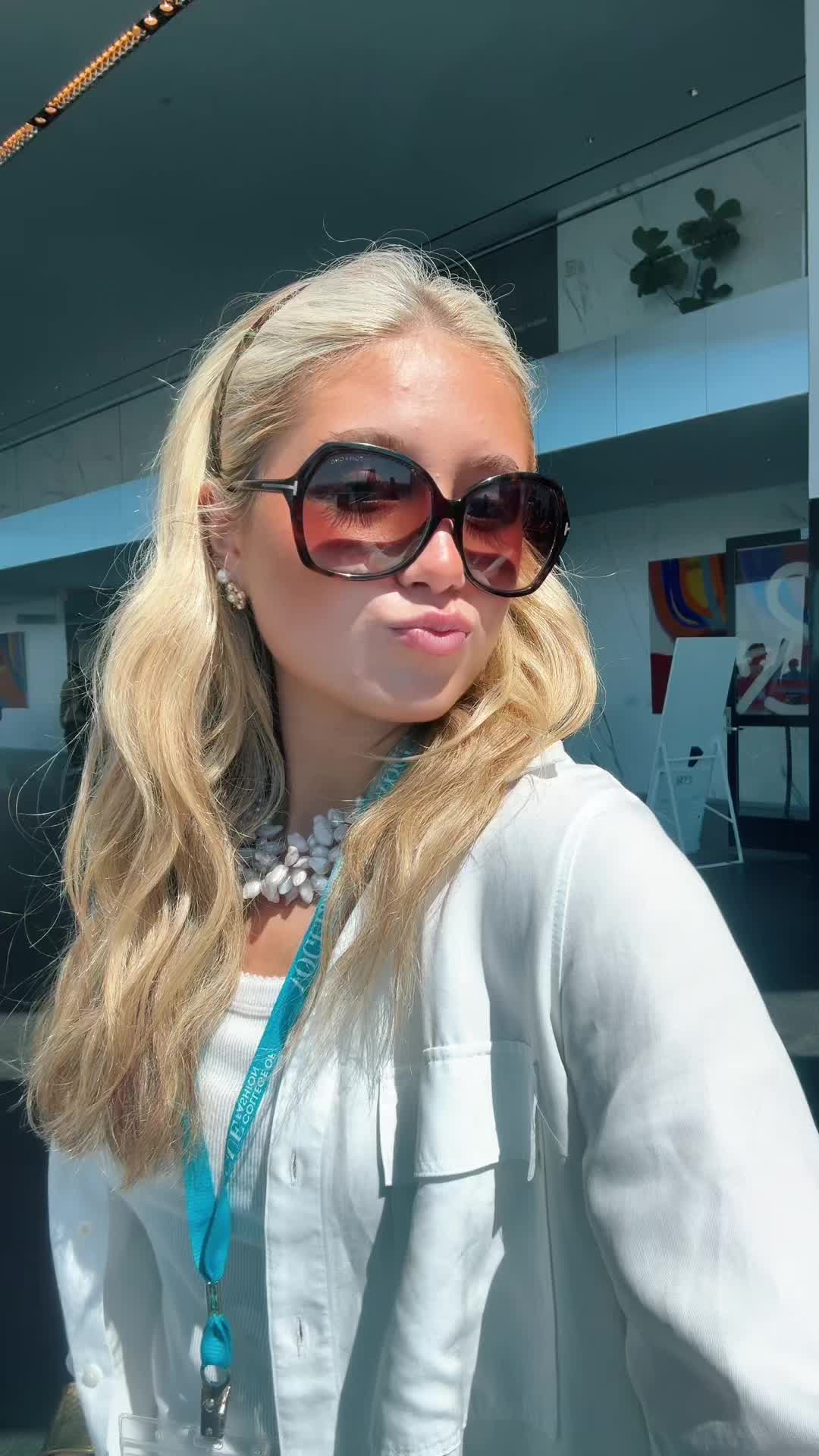 @Lillyholinga