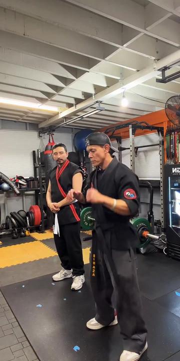 @ARMBAR.STRIKE SELFDEFENCE