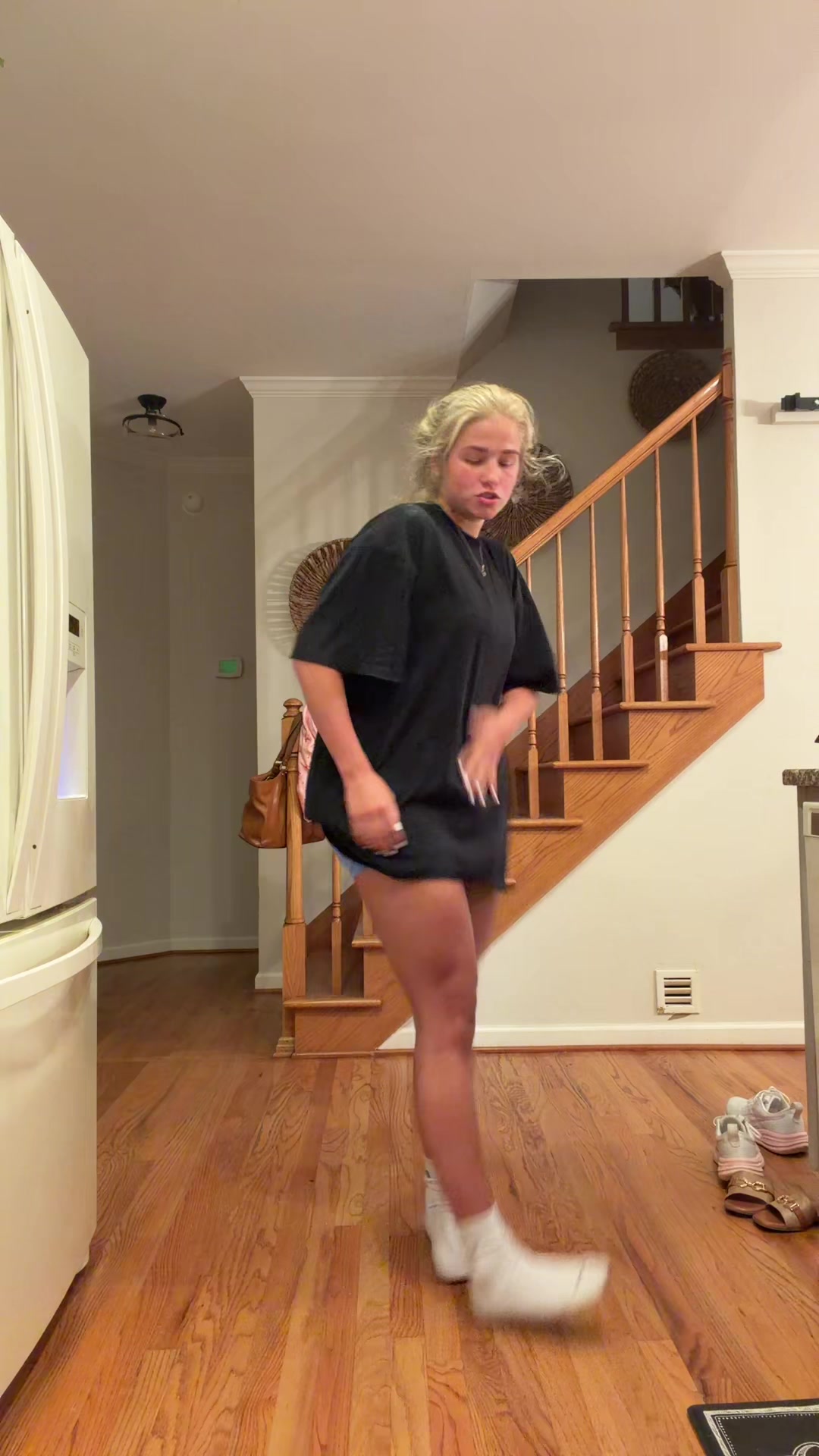 @hi