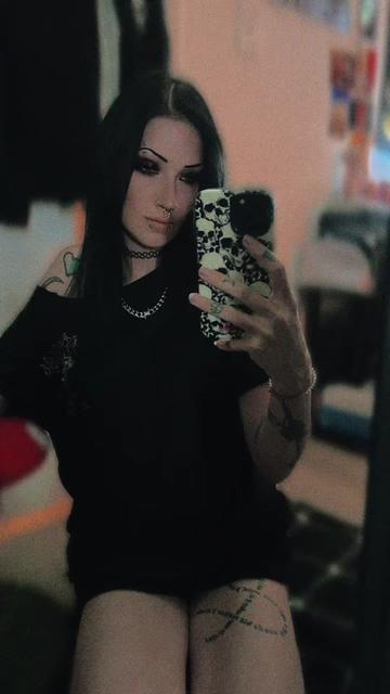 @𝕶𝖆𝖗𝖑𝖞🥀✨🖤