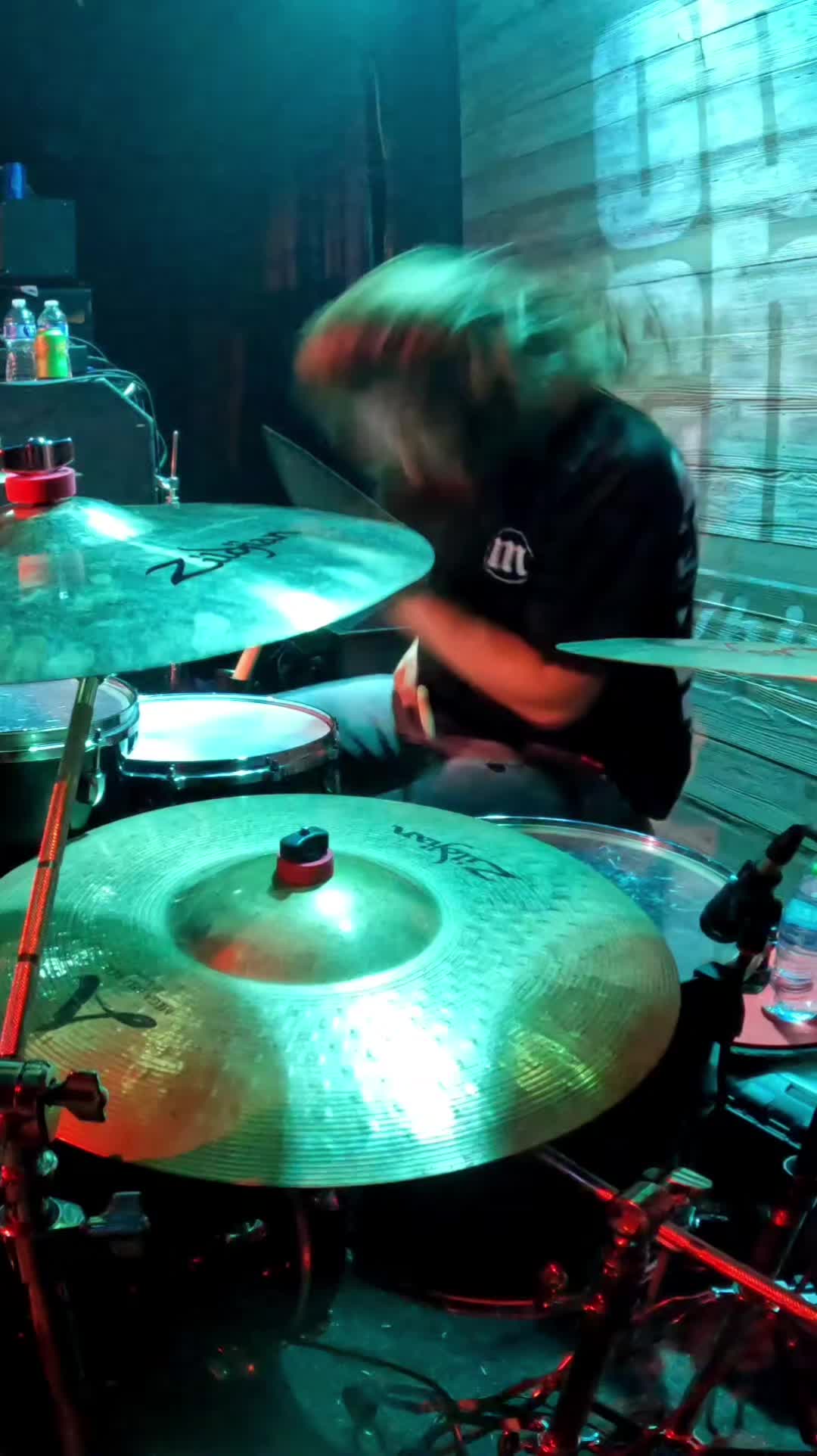 @joeymandigo