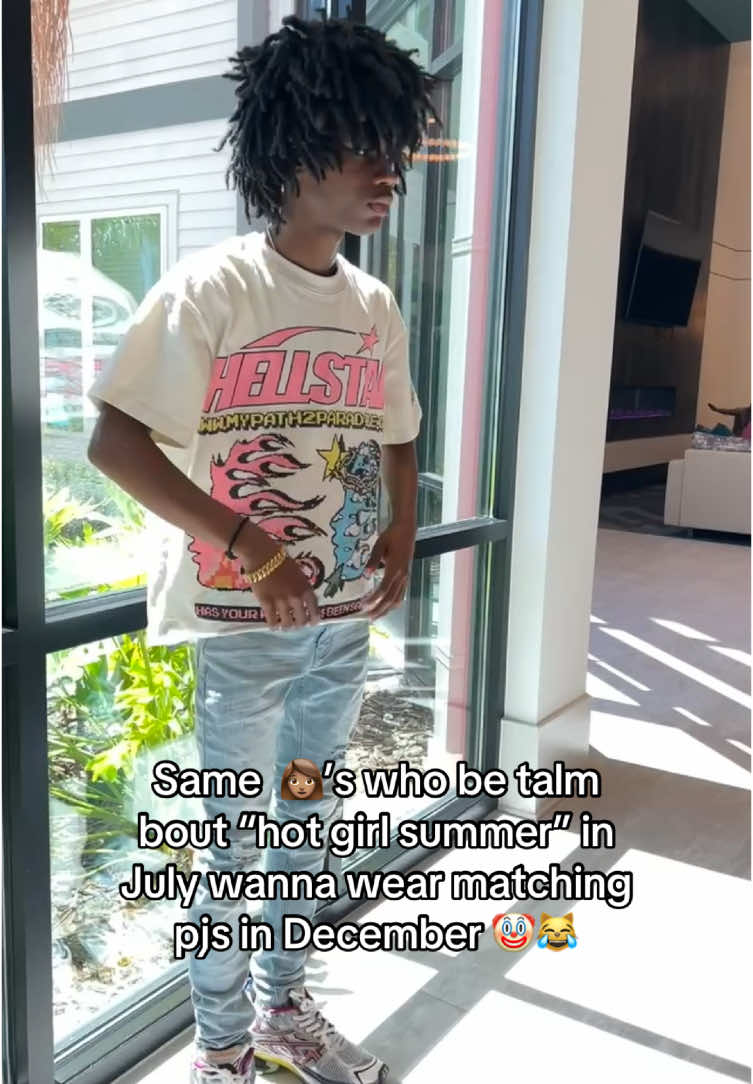 @⃟