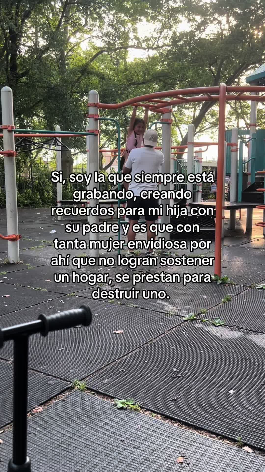 @Monica Miniguano