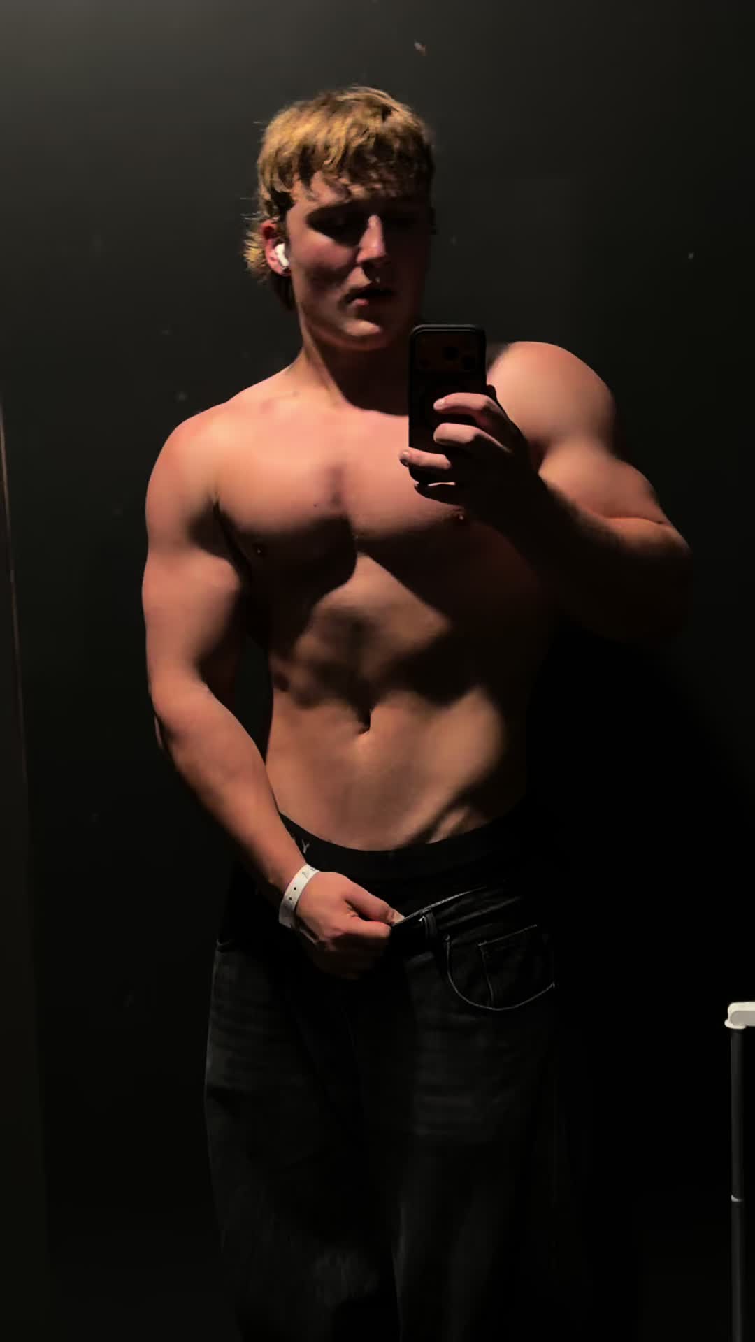 @Ashtren.