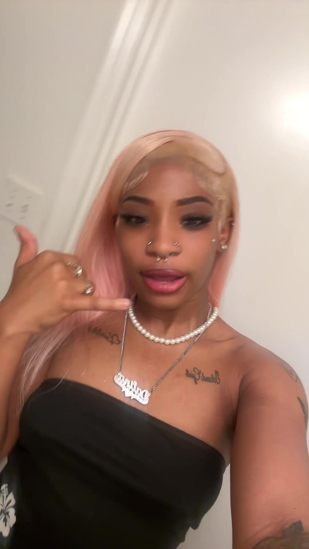 @👩🏽&zwj;❤️&zwj;💋&zwj;👩🏽