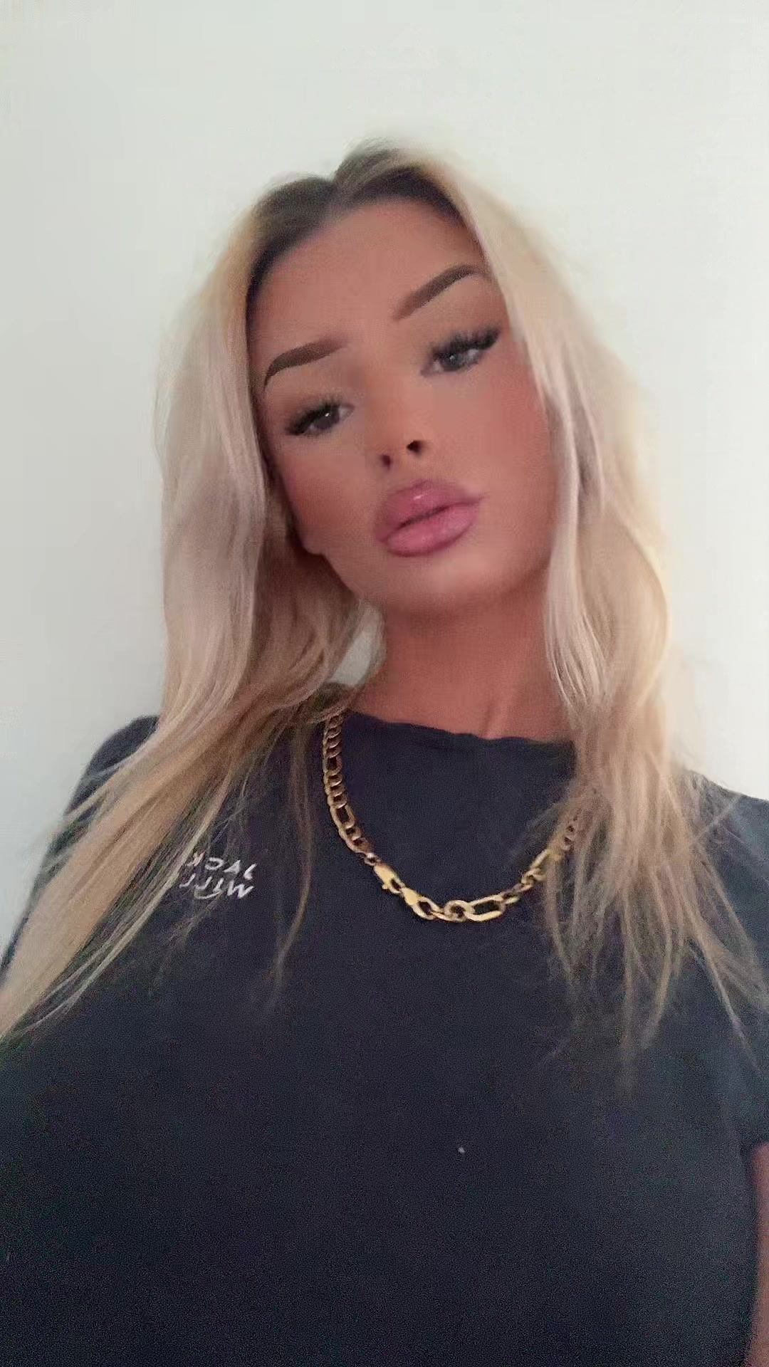 @Elliequigley