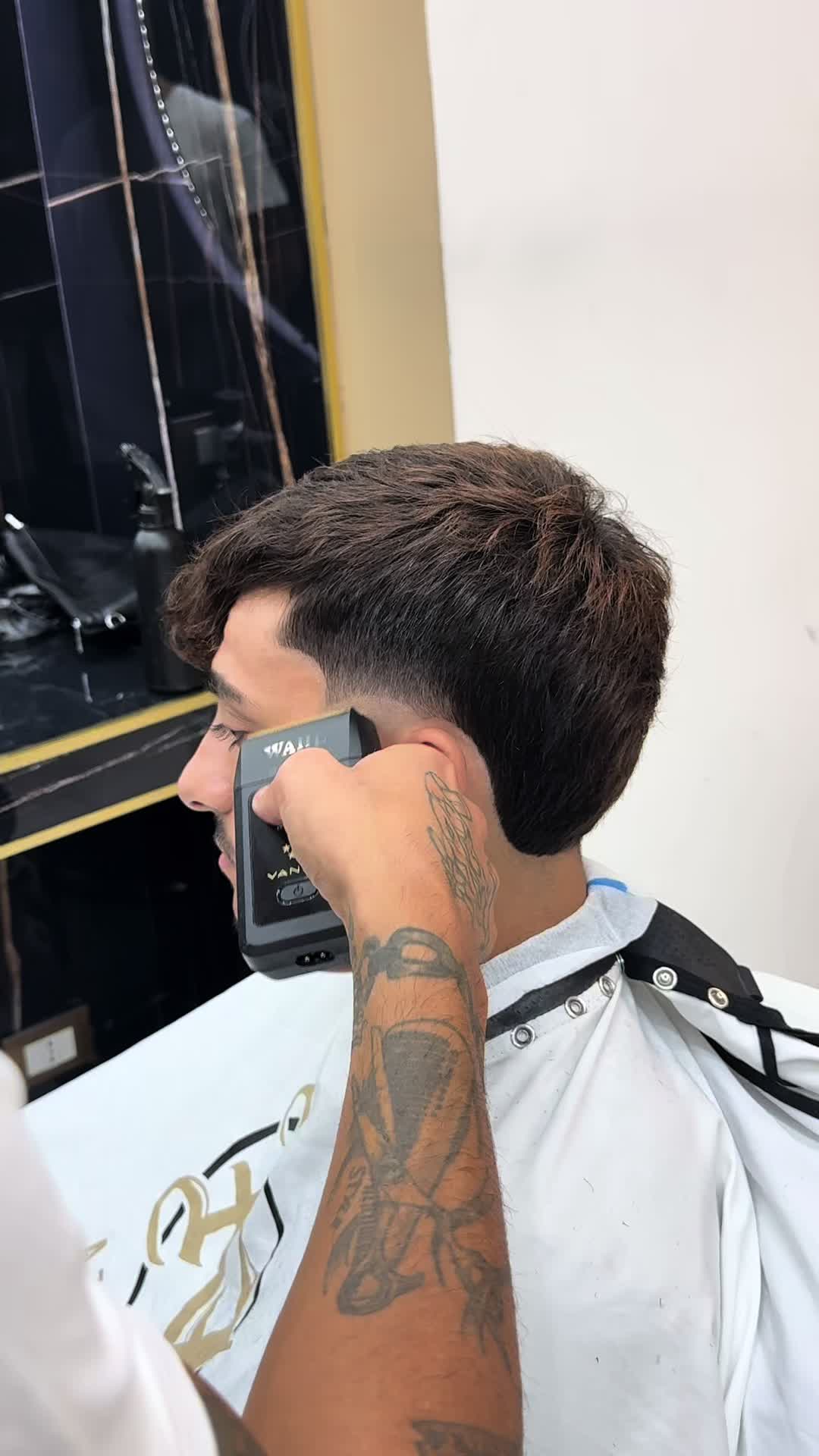 @AZ BARBER