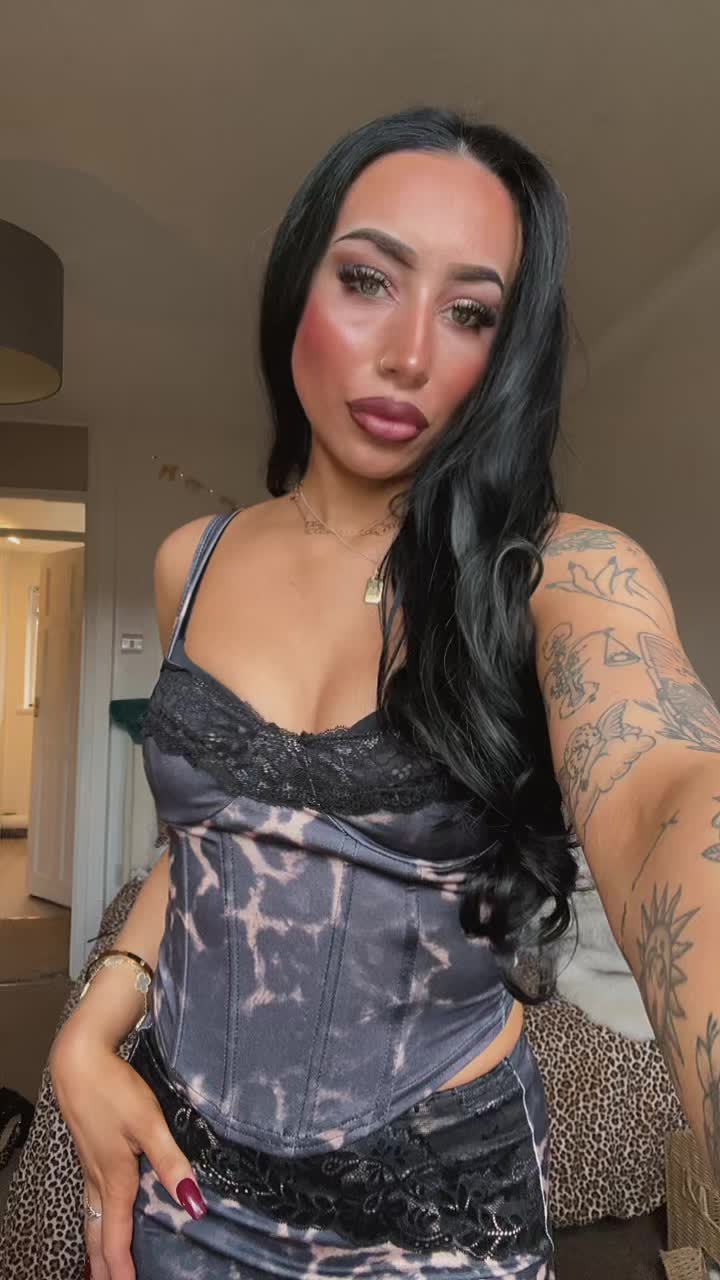 @Lara Rizzle