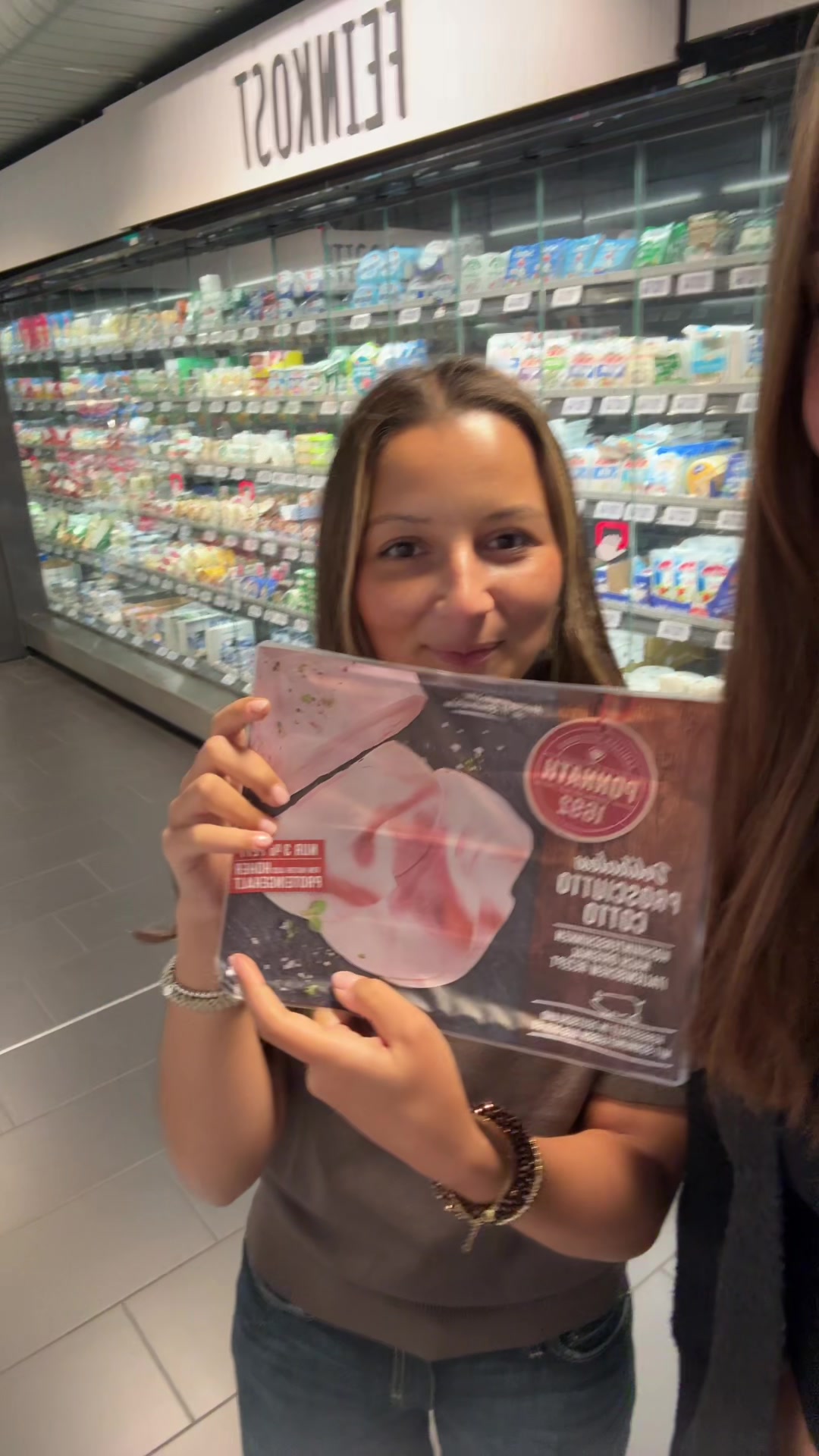 @mariella
