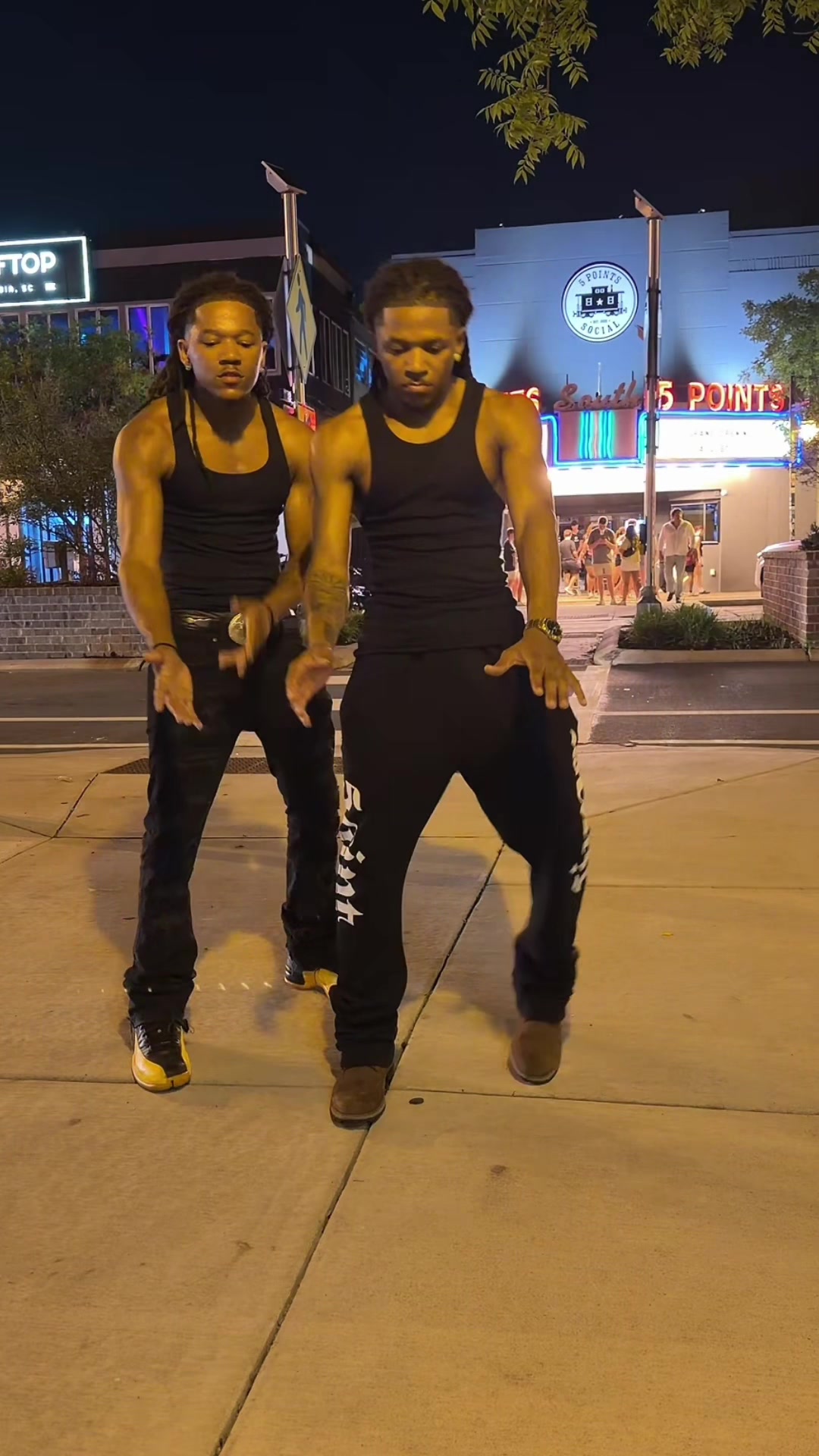 @Ghettotwins_
