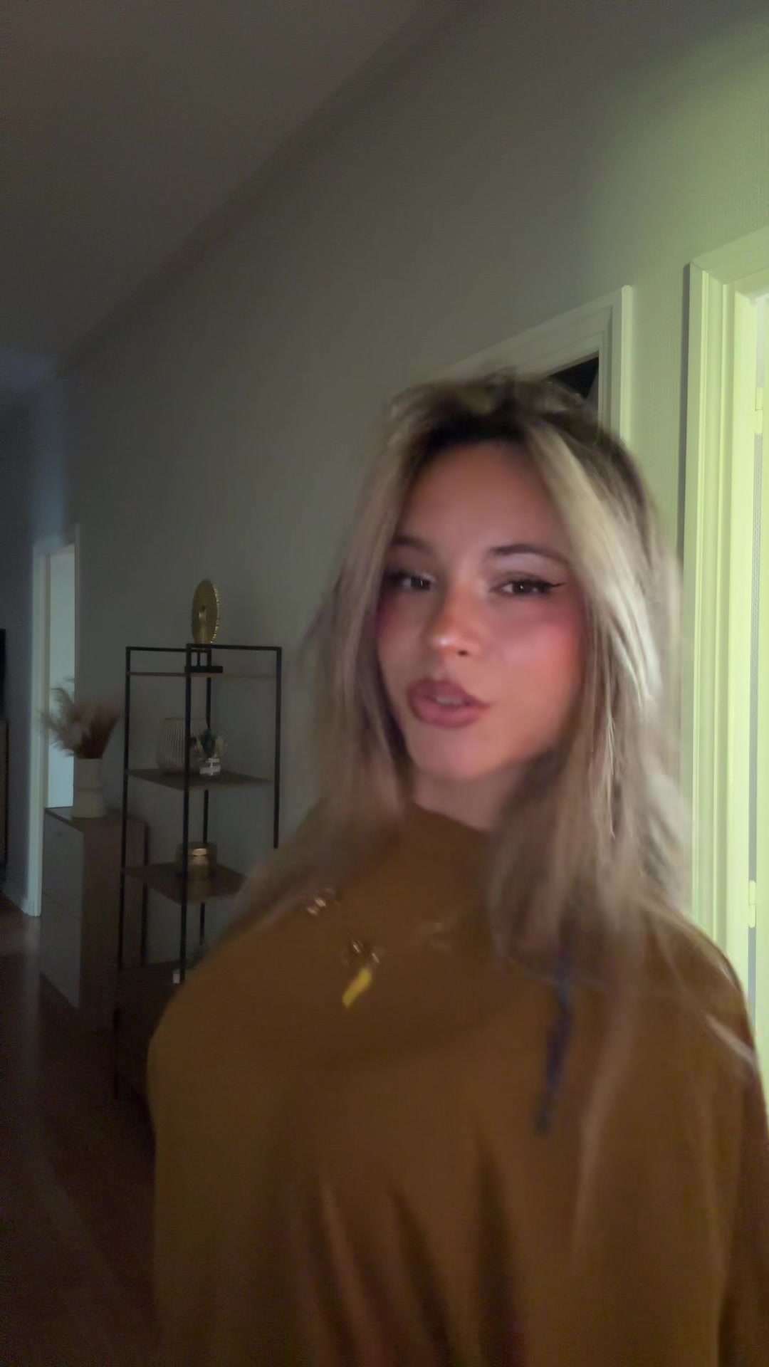 @lo
