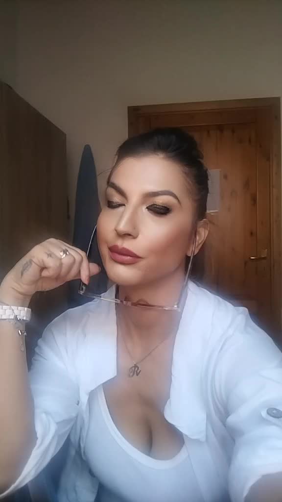 @Cristina the queen🥰