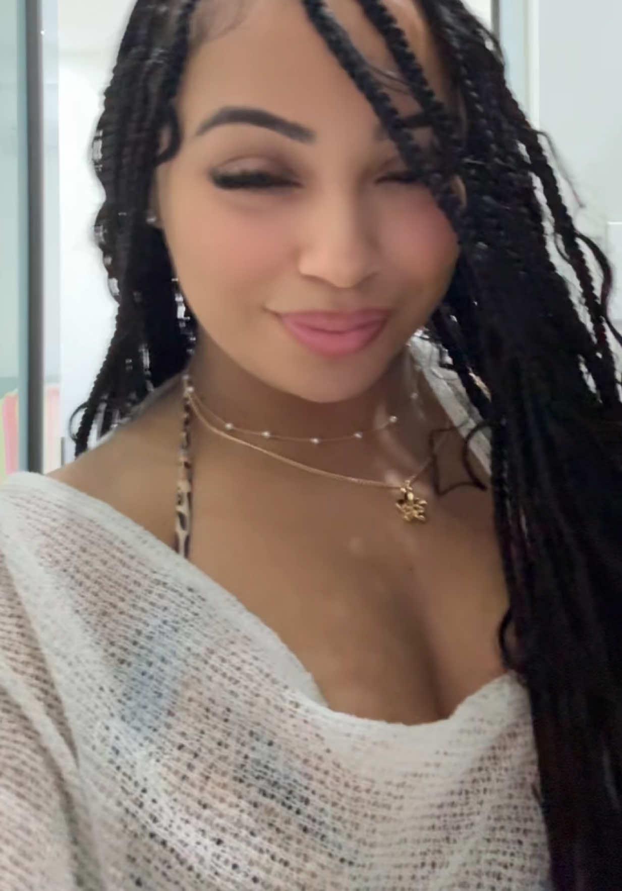 @amxv.v