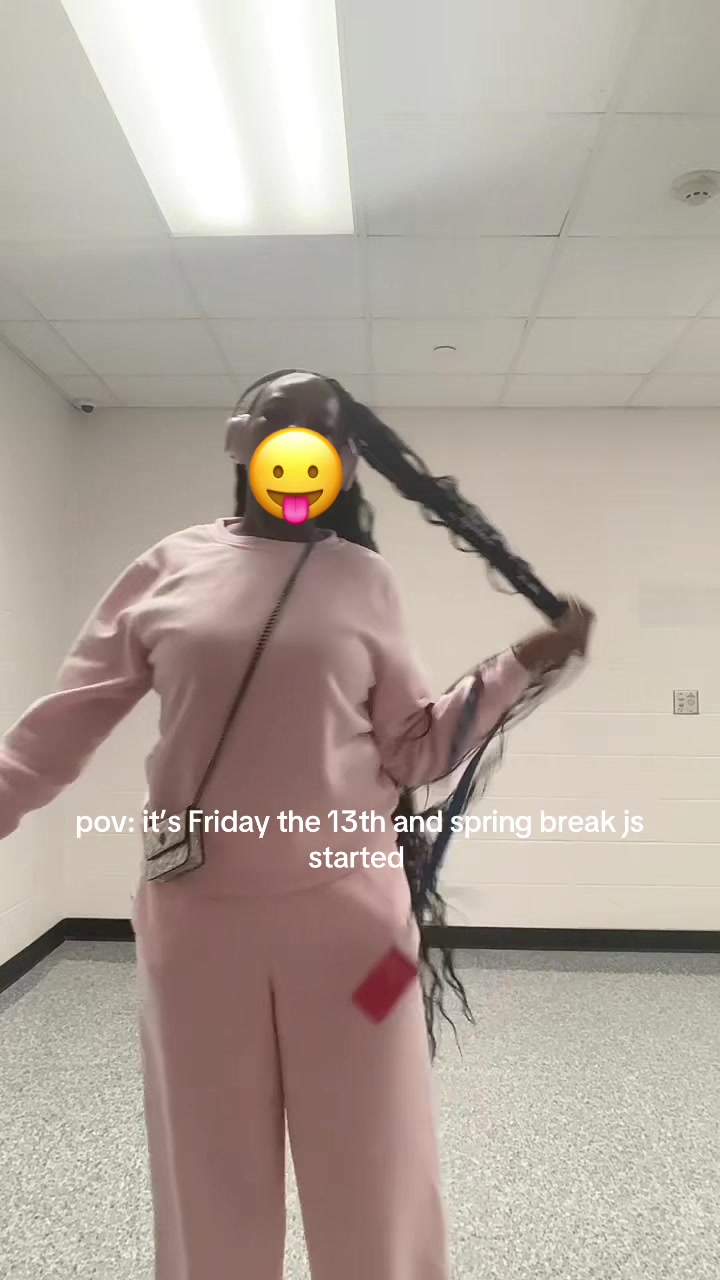 @itsninimariee