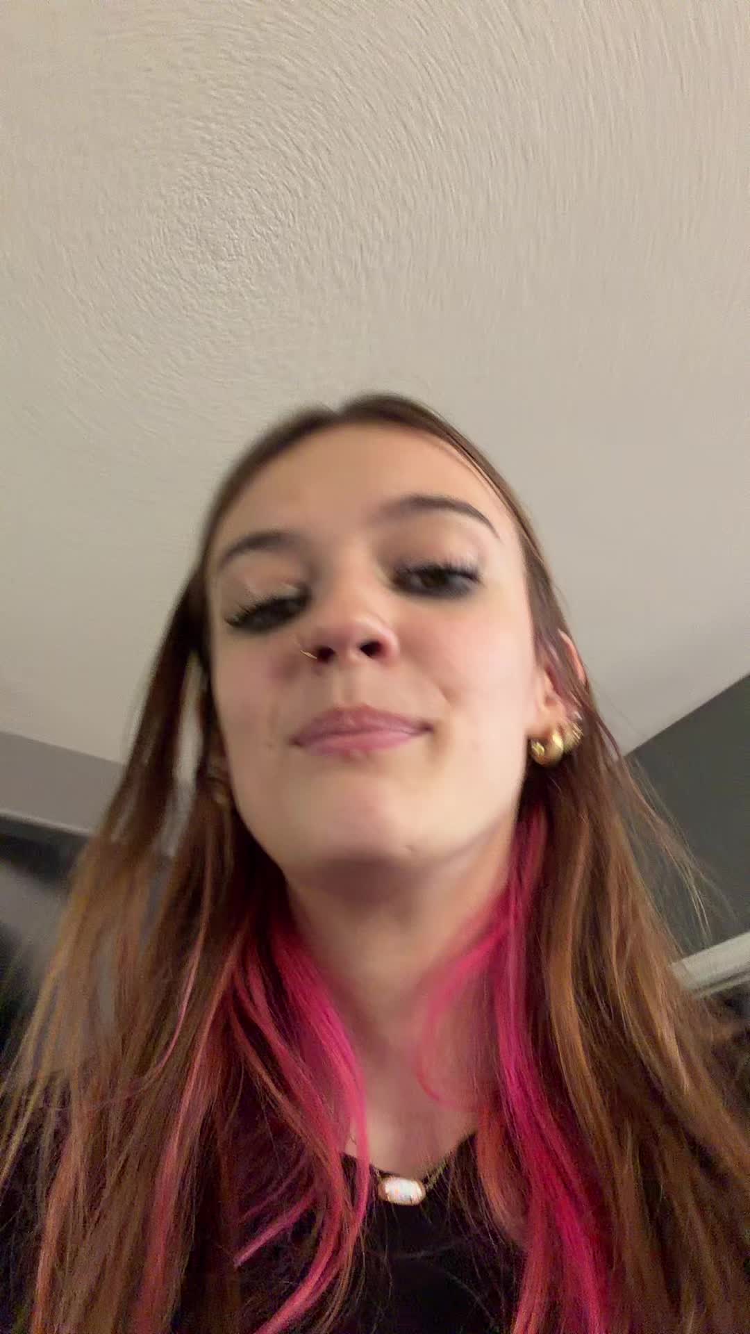 @🦄