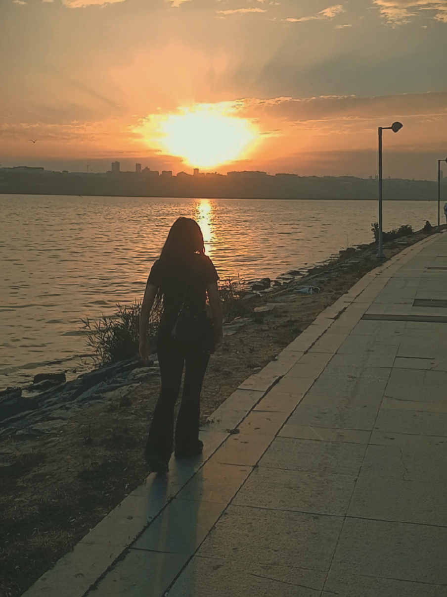 @𝙉𝙞𝙣𝙛𝙖 🦋⃤