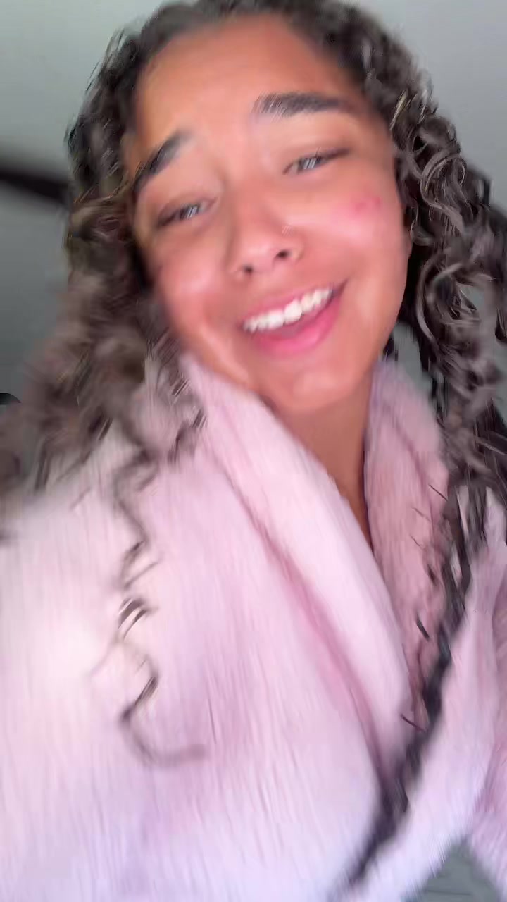 @anishadavissss