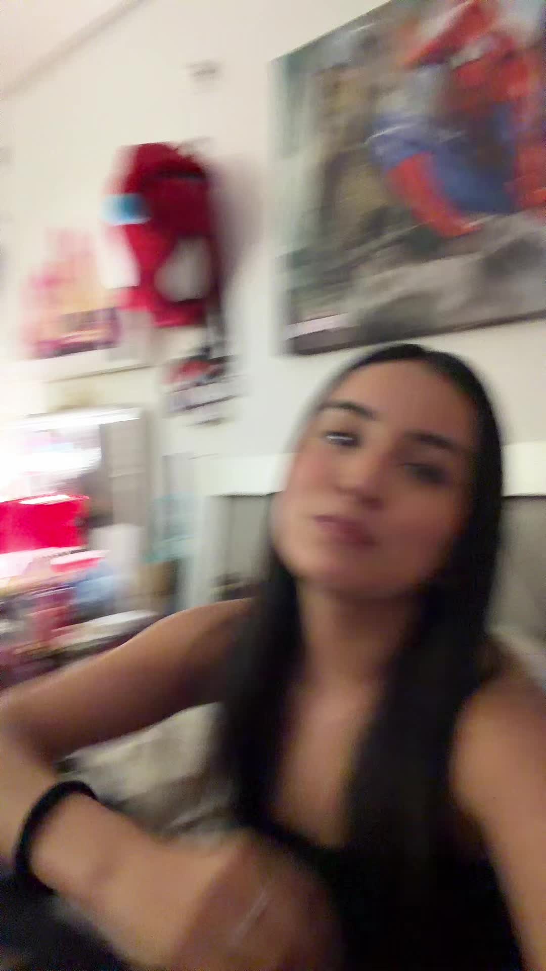 @izzyzini