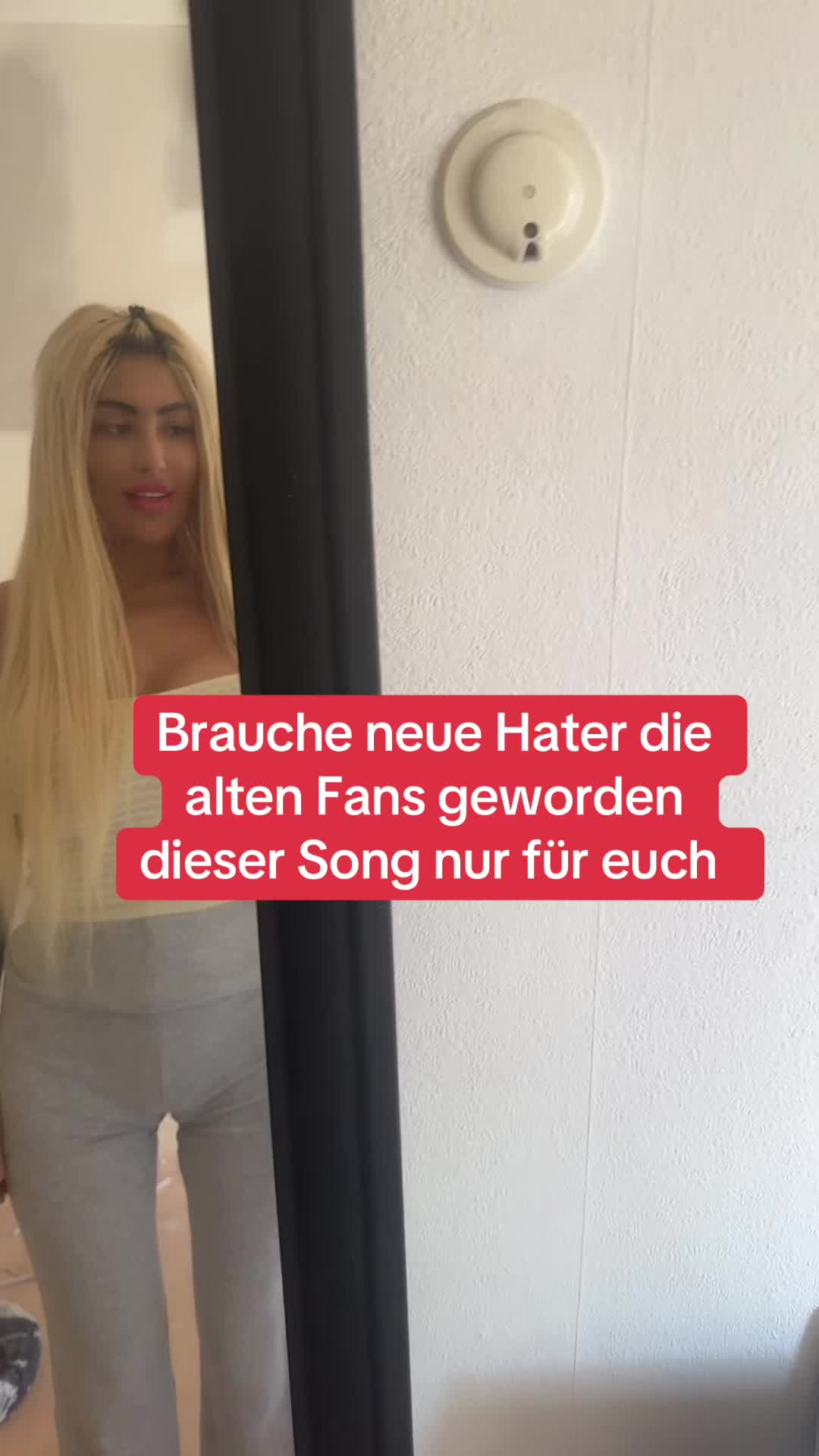 @FameChicka