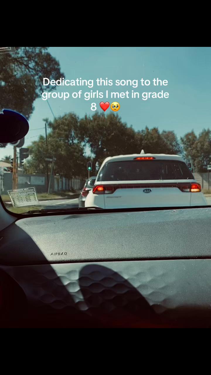 @𝓒𝓪𝔂𝓵𝓲𝓮𝓰𝓱.🧚&zwj;♂️